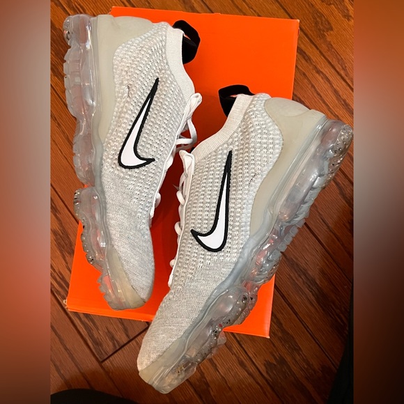 AIR VAPORMAX 2021 FK - Picture 8 of 10